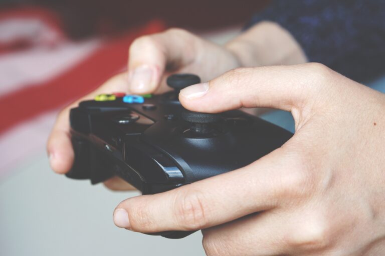“Action Replay” – the German Federal Supreme Court submits questions on copyright protection against “cheating” devices for PlayStation Portable games to the European Court of Justice